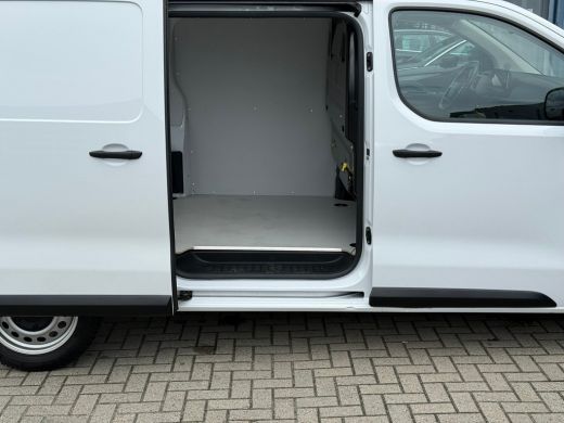 Opel Vivaro 2.0 Diesel 145 L3 DC Achteruitrijcamera | Adeptieve cruise control | Stoelverwarming | Apple carp... ActivLease financial lease