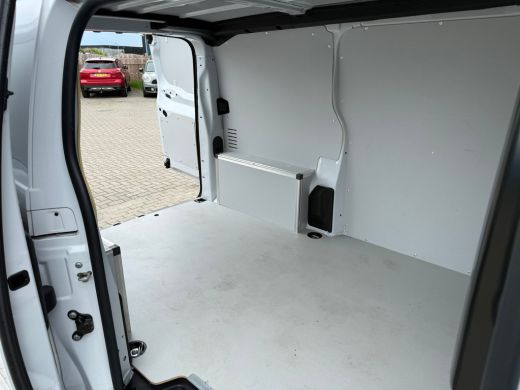 Opel Vivaro 2.0 Diesel 145 L3 DC Achteruitrijcamera | Adeptieve cruise control | Stoelverwarming | Apple carp... ActivLease financial lease