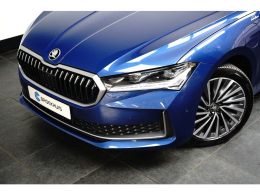 Skoda Superb Combi 1.5 TSI PHEV 204pk Laurin & Klement | Trekhaak | 360 Camera | Stoelverwarming & Ventilatie ... ActivLease financial lease