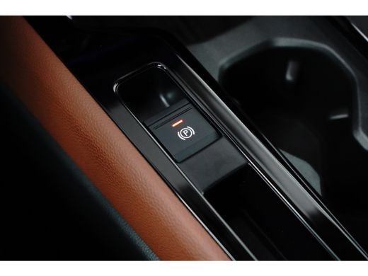 Skoda Superb Combi 1.5 TSI PHEV 204pk Laurin & Klement | Trekhaak | 360 Camera | Stoelverwarming & Ventilatie ... ActivLease financial lease