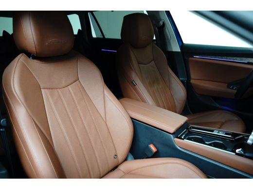 Skoda Superb Combi 1.5 TSI PHEV 204pk Laurin & Klement | Trekhaak | 360 Camera | Stoelverwarming & Ventilatie ... ActivLease financial lease