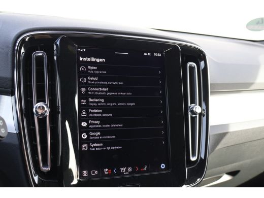 Volvo  XC40 2.0 B4 Plus Dark | Black Edition | Trekhaak | Harman Kardon | BLIS | ActivLease financial lease