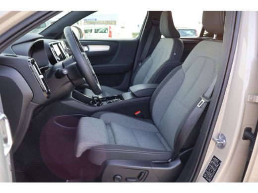Volvo  XC40 2.0 B4 Plus Dark | Black Edition | Trekhaak | Harman Kardon | BLIS | ActivLease financial lease