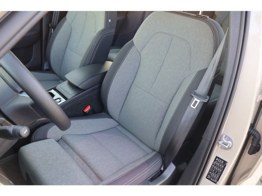 Volvo  XC40 2.0 B4 Plus Dark | Black Edition | Trekhaak | Harman Kardon | BLIS | ActivLease financial lease