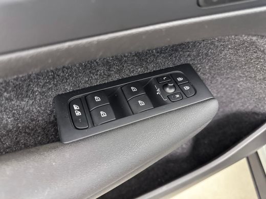 Volvo  XC40 T4 Recharge Plus Bright | 18" | Elektr. verst. Stoelen | Adaptieve Cruise | BLIS | Keyless | Stoe... ActivLease financial lease