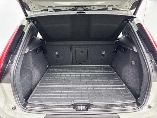 Volvo  XC40 T4 Recharge Plus Bright | 18" | Elektr. verst. Stoelen | Adaptieve Cruise | BLIS | Keyless | Stoe... ActivLease financial lease