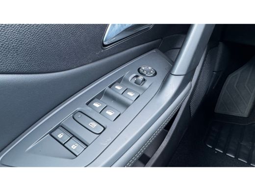 Peugeot 308 Allure | Elektrische parkeerrem | Extra getinte achterste zijruiten en achterruit | ISOFIX-bevest... ActivLease financial lease