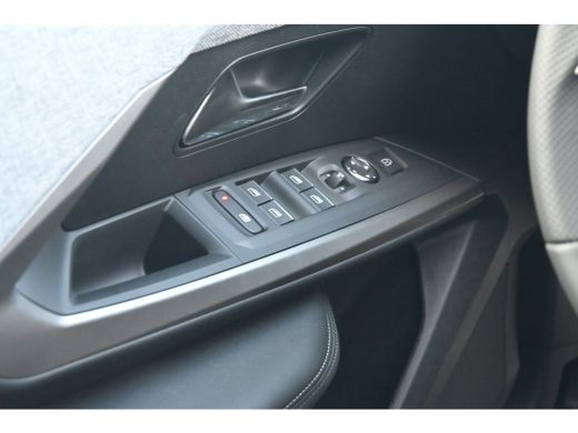Peugeot e-3008 GT | Elektrische parkeerrem | Extra getinte achterste zijruiten en achterruit ActivLease financial lease