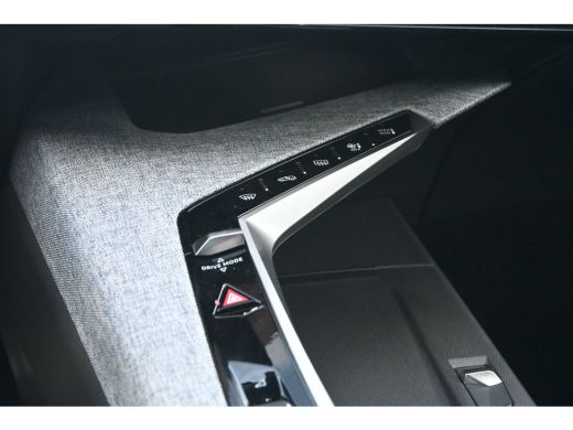 Peugeot e-3008 GT | Elektrische parkeerrem | Extra getinte achterste zijruiten en achterruit ActivLease financial lease