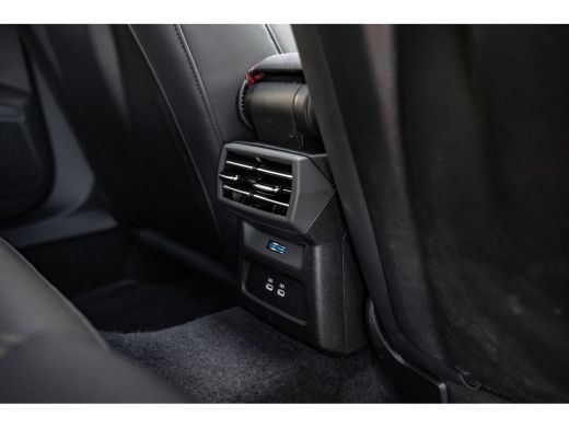 Audi A3 Sportback TFSI e 200 kW S line | Panoramadak | Leder | Achteruitrijcamera | Stoelverwarming | ActivLease financial lease