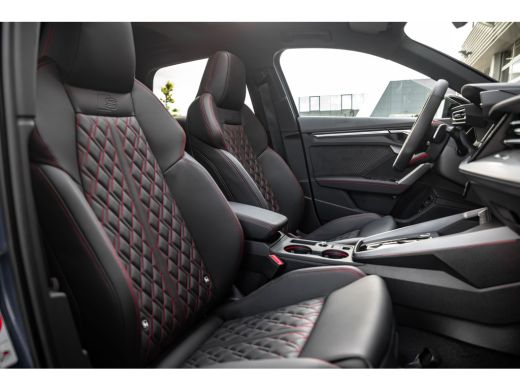 Audi A3 Sportback TFSI e 200 kW S line | Panoramadak | Leder | Achteruitrijcamera | Stoelverwarming | ActivLease financial lease