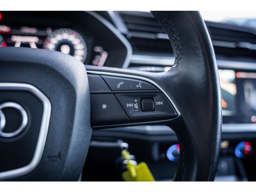 Audi Q3 35 TFSI advanced | Achteruitrijcamera | Voorstoelen verwarmd | wegklapbare trekhaak ActivLease financial lease