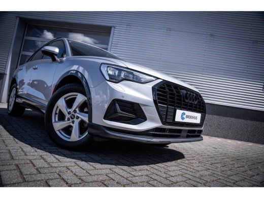 Audi Q3 35 TFSI advanced | Achteruitrijcamera | Voorstoelen verwarmd | wegklapbare trekhaak ActivLease financial lease