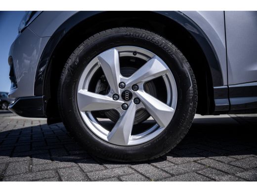 Audi Q3 35 TFSI advanced | Achteruitrijcamera | Voorstoelen verwarmd | wegklapbare trekhaak ActivLease financial lease