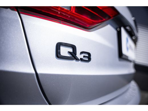 Audi Q3 35 TFSI advanced | Achteruitrijcamera | Voorstoelen verwarmd | wegklapbare trekhaak ActivLease financial lease