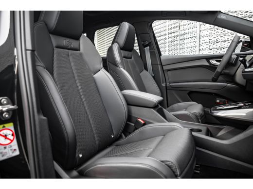 Audi Q4 e-tron S edition Competition | Achterklep, automatisch bedienbaar | Achteruitrijcamera | Adaptive cruise... ActivLease financial lease