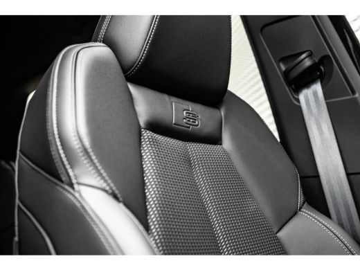 Audi Q4 e-tron S edition Competition | Achterklep, automatisch bedienbaar | Achteruitrijcamera | Adaptive cruise... ActivLease financial lease
