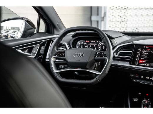 Audi Q4 e-tron S edition Competition | Achterklep, automatisch bedienbaar | Achteruitrijcamera | Adaptive cruise... ActivLease financial lease
