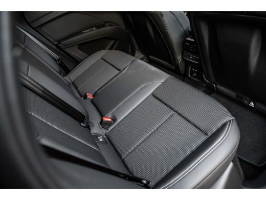 Audi Q4 e-tron S edition Competition | Achterklep, automatisch bedienbaar | Achteruitrijcamera | Adaptive cruise... ActivLease financial lease