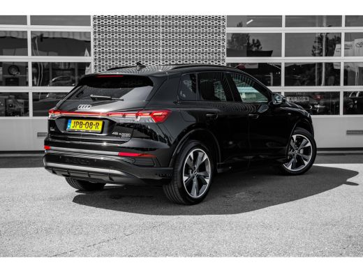 Audi Q4 e-tron S edition Competition | Achterklep, automatisch bedienbaar | Achteruitrijcamera | Adaptive cruise... ActivLease financial lease