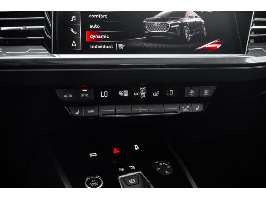 Audi Q4 e-tron S edition Competition | Achterklep, automatisch bedienbaar | Achteruitrijcamera | Adaptive cruise... ActivLease financial lease