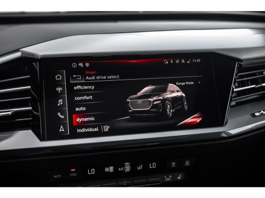 Audi Q4 e-tron S edition Competition | Achterklep, automatisch bedienbaar | Achteruitrijcamera | Adaptive cruise... ActivLease financial lease
