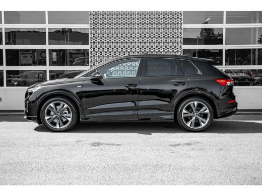 Audi Q4 e-tron S edition Competition | Achterklep, automatisch bedienbaar | Achteruitrijcamera | Adaptive cruise... ActivLease financial lease