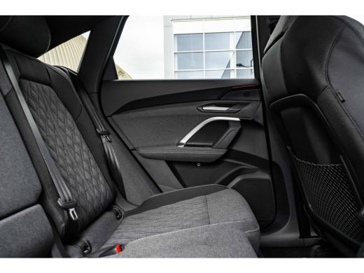 Audi Q5 Sportback 2.0 TFSI e-hybrid quattro S edition 299 PK | Exterieurpakket zwart | Omgevingscamera | ... ActivLease financial lease