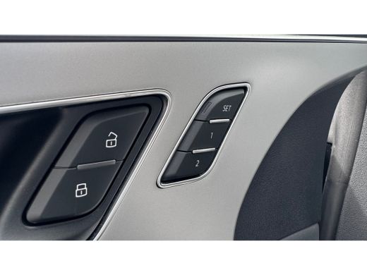 Audi Q8 55 TFSIe 381PK QUATTRO PRO LINE ADVANCED AUTOMAAT / NAVI / LEDER / CLIMA / FULL-LED / PDC / 22" L... ActivLease financial lease