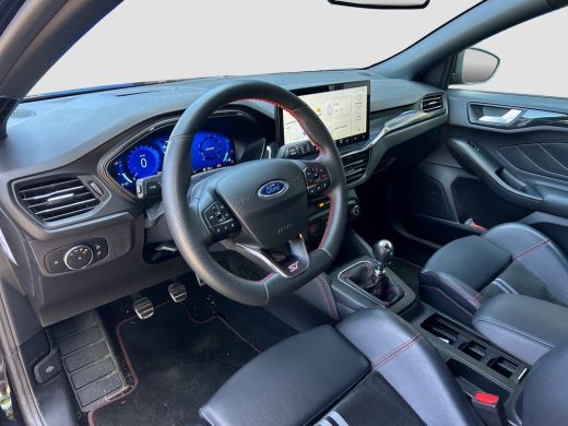 Ford Focus 2.3 ST-X 280PK! | Org. NL | Winter Pack | B&O Audio | Matrix LED | Apple Carplay ActivLease financial lease