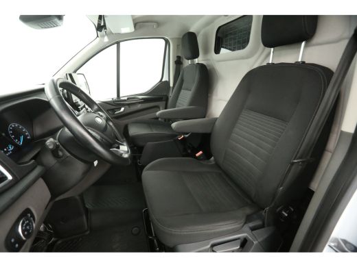 Ford Transit Custom 2.0 TDCI L1H1 170PK | Automaat | Airco | Camera | Cruise | Carplay | Parkeersens. ActivLease financial lease