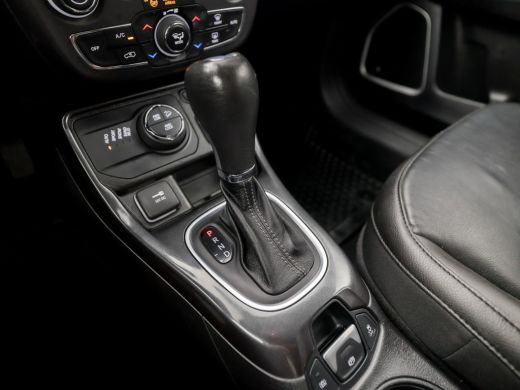 Jeep Compass 4xe 240 Plug-in Hybrid Electric S 240Pk Automaat (APPLE CARPLAY, NAVIGATIE, CAMERA, KEYLESS, LEDE... ActivLease financial lease