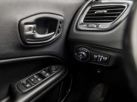 Jeep Compass 4xe 240 Plug-in Hybrid Electric S 240Pk Automaat (APPLE CARPLAY, NAVIGATIE, CAMERA, KEYLESS, LEDE... ActivLease financial lease