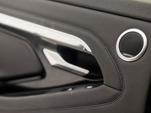 Land Rover Range Rover Evoque 2.0 P250 AWD R-Dynamic First Edition 249Pk Automaat (PANORAMADAK, APPLE CARPLAY, HEAD-UP DISPLAY,... ActivLease financial lease