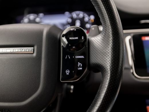 Land Rover Range Rover Evoque 2.0 P250 AWD R-Dynamic First Edition 249Pk Automaat (PANORAMADAK, APPLE CARPLAY, HEAD-UP DISPLAY,... ActivLease financial lease