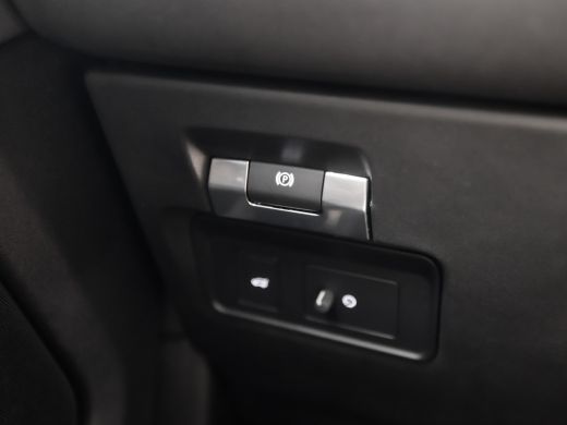 Land Rover Range Rover Evoque 2.0 P250 AWD R-Dynamic First Edition 249Pk Automaat (PANORAMADAK, APPLE CARPLAY, HEAD-UP DISPLAY,... ActivLease financial lease