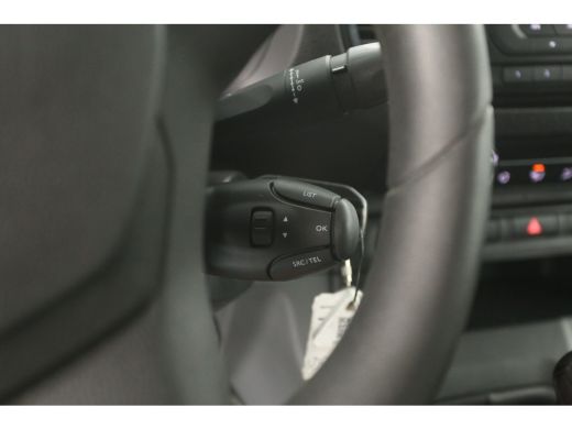 Opel Vivaro 1.5 CDTI L2H1 | Airco | Cruise | 3 Zits | Trekhaak | Imperiaal | Parkeersens. ActivLease financial lease