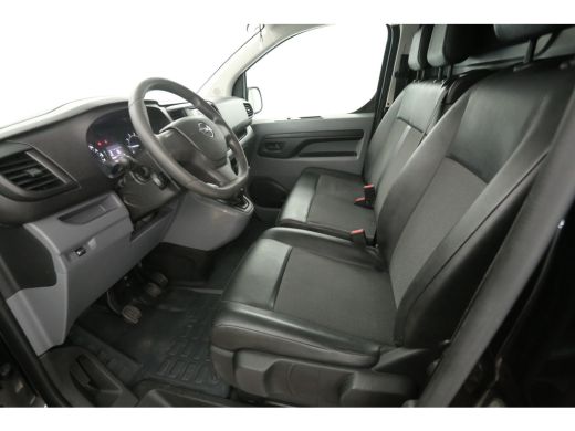 Opel Vivaro 1.5 CDTI L2H1 | Airco | Cruise | 3 Zits | Trekhaak | Imperiaal | Parkeersens. ActivLease financial lease