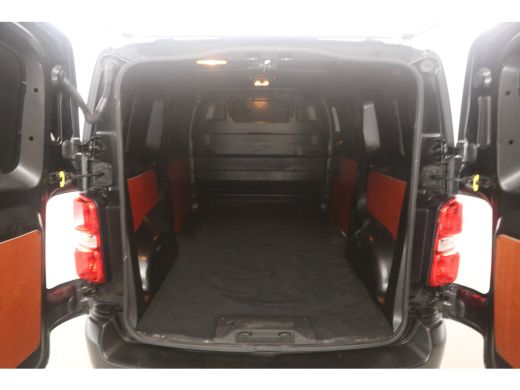 Opel Vivaro 1.5 CDTI L2H1 | Airco | Cruise | 3 Zits | Trekhaak | Imperiaal | Parkeersens. ActivLease financial lease