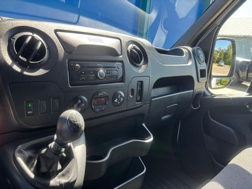 Renault Master T35 2.3 dCi L3H3 | 3 Zitplaatsen | Bluetooth | Navi | Parkeersensoren | Airco ActivLease financial lease