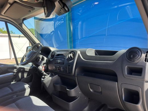 Renault Master T35 2.3 dCi L3H3 | 3 Zitplaatsen | Bluetooth | Navi | Parkeersensoren | Airco ActivLease financial lease