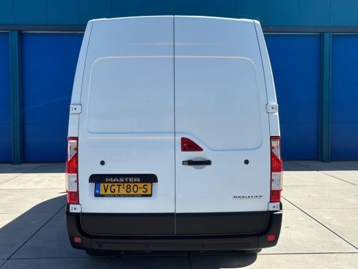 Renault Master T35 2.3 dCi L3H3 | 3 Zitplaatsen | Bluetooth | Navi | Parkeersensoren | Airco ActivLease financial lease