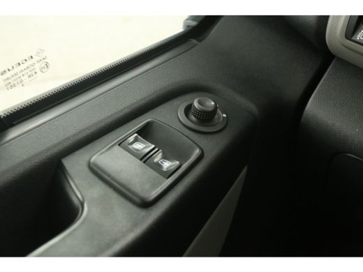 Renault Trafic 1.6 dCi T29 L2H1 | Dubbele Cabine | Airco | Cruise | Trekhaak | Parkeersens. | Imperiaal ActivLease financial lease