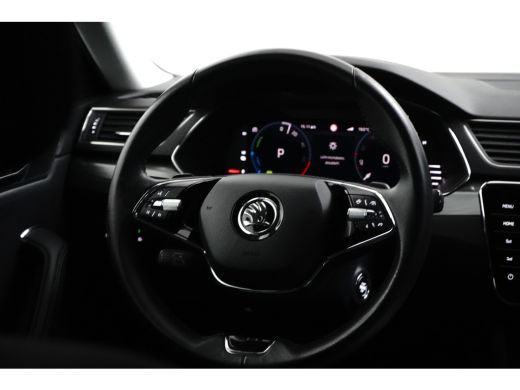 Skoda Superb Combi 1.4 iV eHybrid 218PK DSG-6 Style | TREKHAAK | NAVIGATIE | AUTO. A. KLEP | MATRIX LED | STOE... ActivLease financial lease