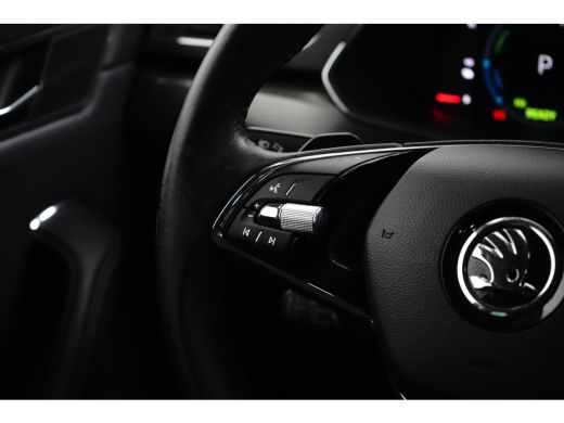 Skoda Superb Combi 1.4 iV eHybrid 218PK DSG-6 Style | TREKHAAK | NAVIGATIE | AUTO. A. KLEP | MATRIX LED | STOE... ActivLease financial lease