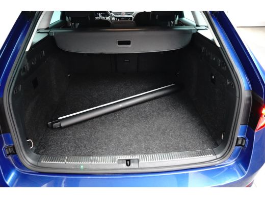 Skoda Superb Combi 1.4 iV eHybrid 218PK DSG-6 Style | TREKHAAK | NAVIGATIE | AUTO. A. KLEP | MATRIX LED | STOE... ActivLease financial lease