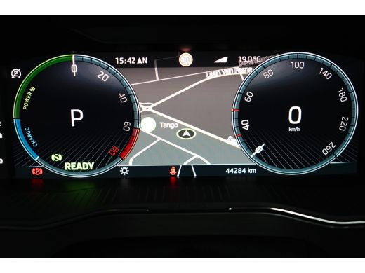 Skoda Superb Combi 1.4 iV eHybrid 218PK DSG-6 Style | TREKHAAK | NAVIGATIE | AUTO. A. KLEP | MATRIX LED | STOE... ActivLease financial lease