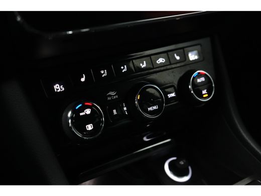 Skoda Superb Combi 1.4 iV eHybrid 218PK DSG-6 Style | TREKHAAK | NAVIGATIE | AUTO. A. KLEP | MATRIX LED | STOE... ActivLease financial lease