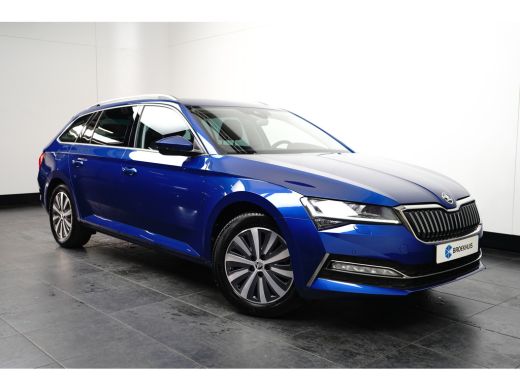 Skoda Superb Combi 1.4 iV eHybrid 218PK DSG-6 Style | TREKHAAK | NAVIGATIE | AUTO. A. KLEP | MATRIX LED | STOE... ActivLease financial lease