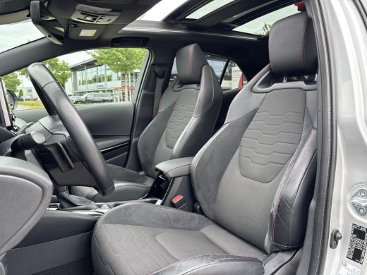 Toyota Corolla 2.0 Hybrid Executive | Panoramadak | ActivLease financial lease